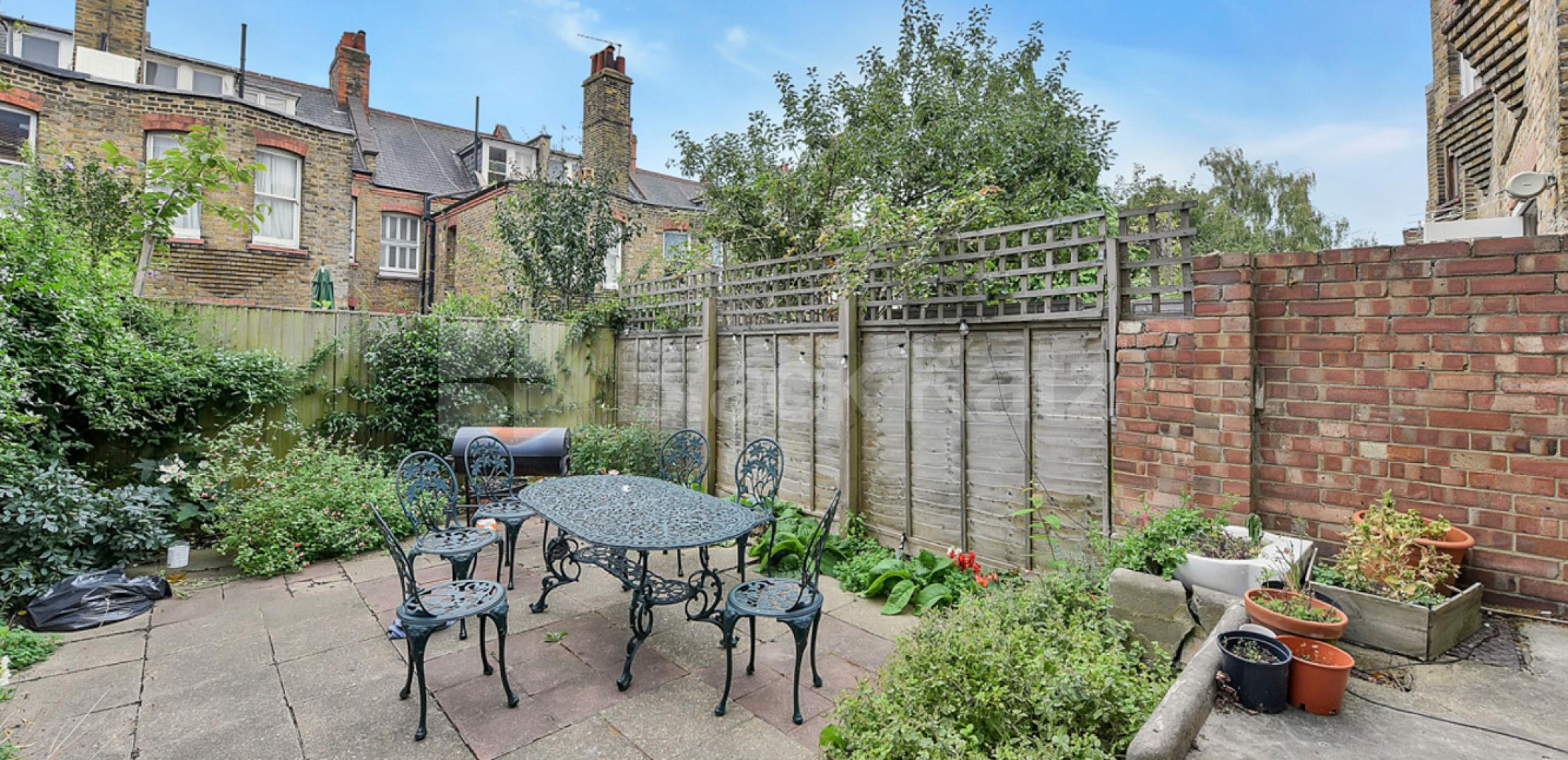 			LET , 4 Bedroom, 1 bath, 1 reception House			 Barcombe Avenue, Streatham Hill